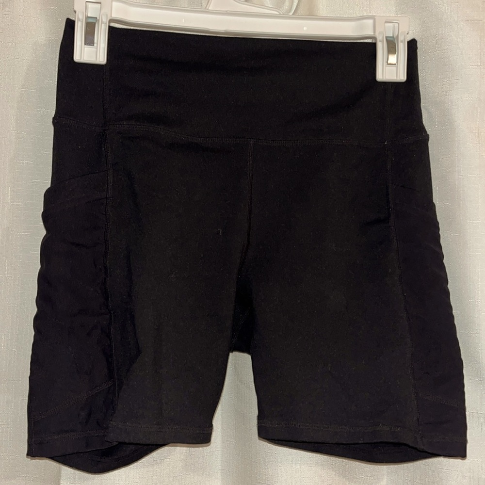 Size Small fabletics biker shorts